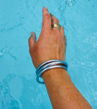 Load image into Gallery viewer, Silver Leaf Filled Thai Bangles image 0
